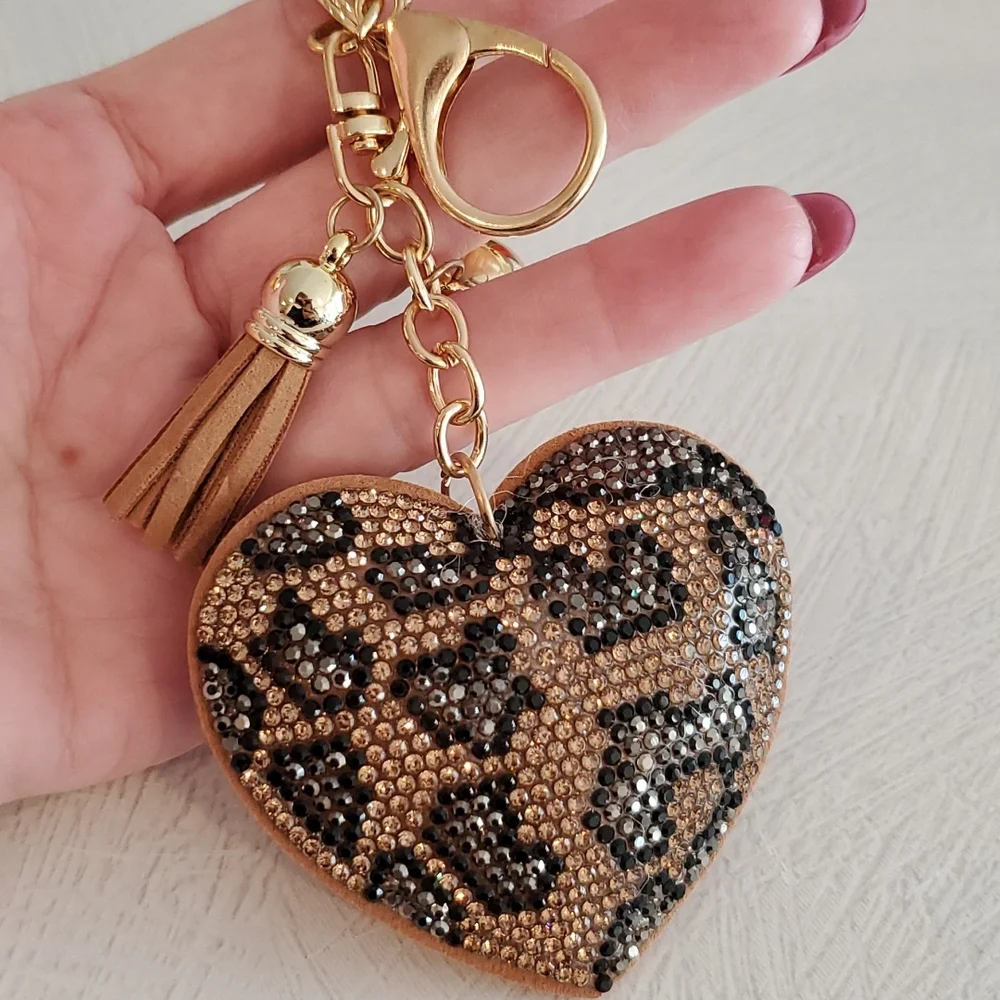 Animal print puffy heart tassel ball brown tan keychain mob wives - Picture 2 of 5